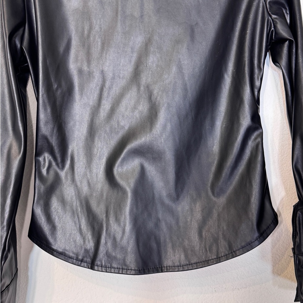 Faux leather ruched button front shirt. Size M - Picture 6 of 6